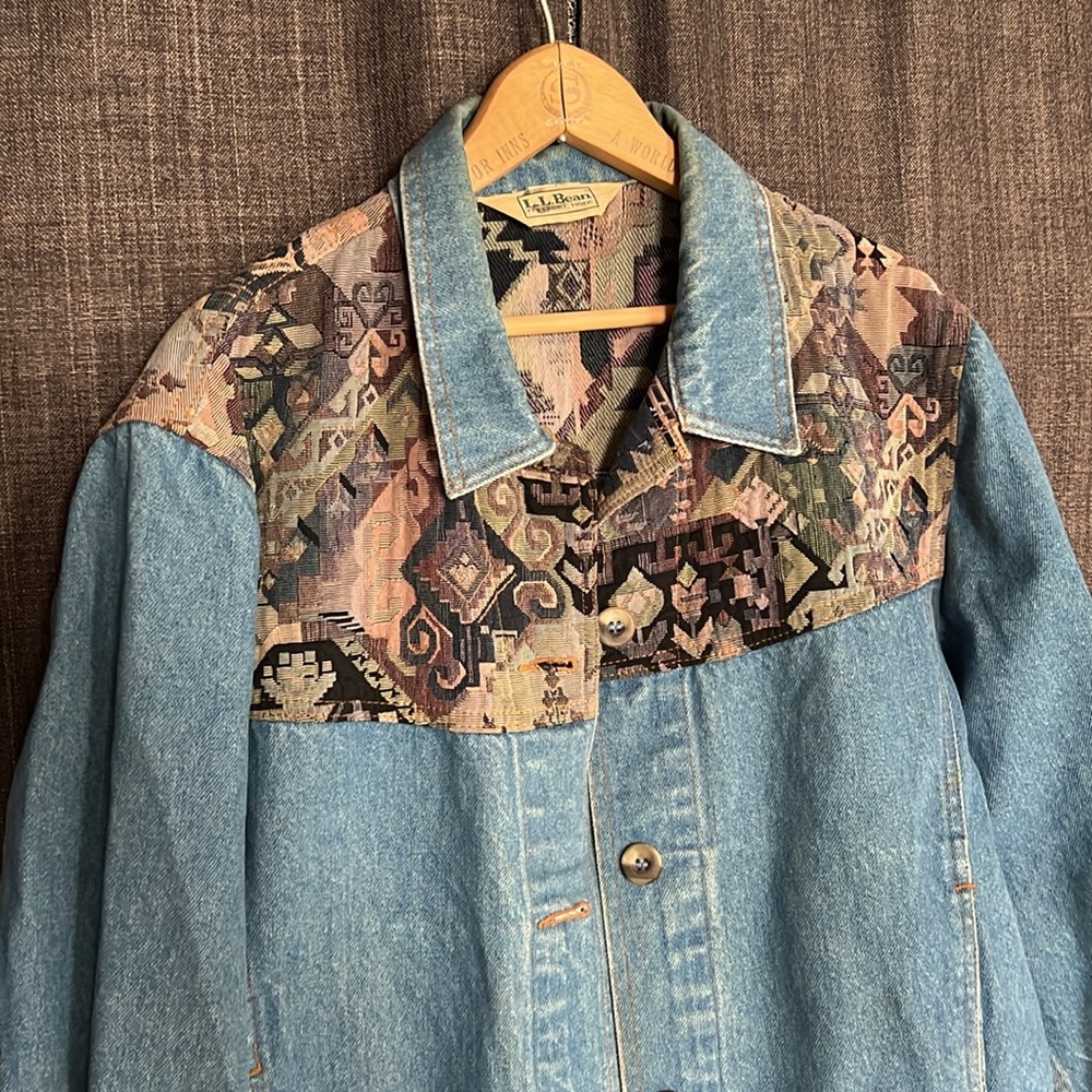 L.L. Bean denim vintage jacket with tapestry shoulder size petite medium - Picture 2 of 9